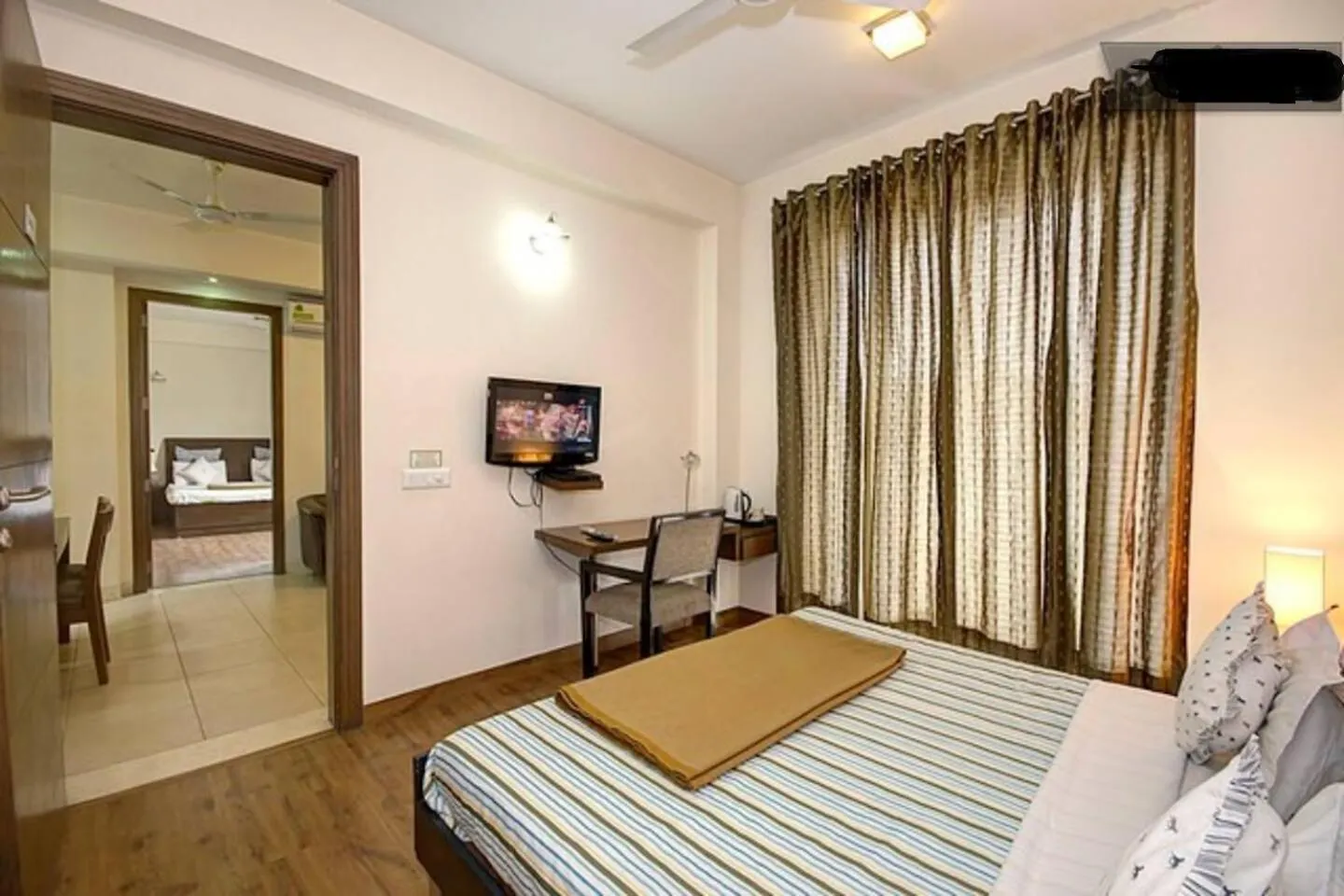 Perch Service Apartment- Sector 40 Gurgaon Bed & Breakfast