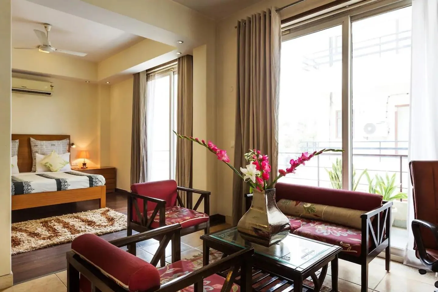 Perch Service Apartment- Sector 40 Gurgaon Bed & Breakfast